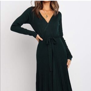 Elegant Green V-Neck Sweater Dress